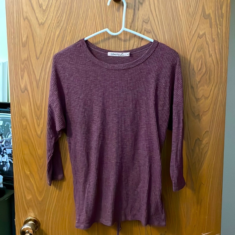 Adorable 3/4 length waffle knit top